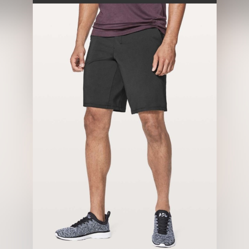 Men's Lululemon Fundamental 9" Short‎ Size Large